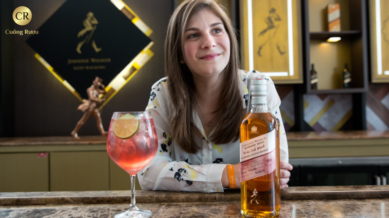 Rượu Johnnie Walker Wine Cask Blend 8 giá rượu wine cask blend