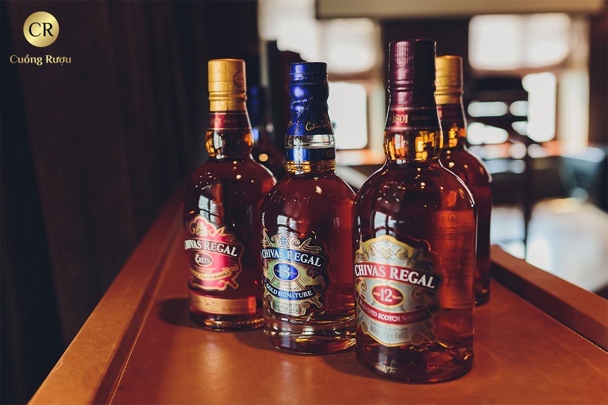 So sánh rượu Chivas và Johnnie Walker: Whisky nào hợp bạn? 4 Các cách thưởng thức rượu có thể bạn chưa biết