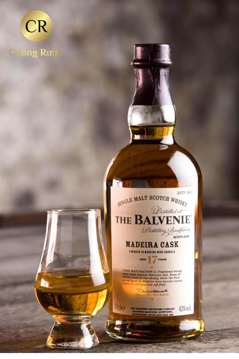 Rượu Balvenie 17 Madeira Cask 7 Thưởng thức Balvenie 17 Madeira Cask tạo cảm giác trải nghiệm cao cấp