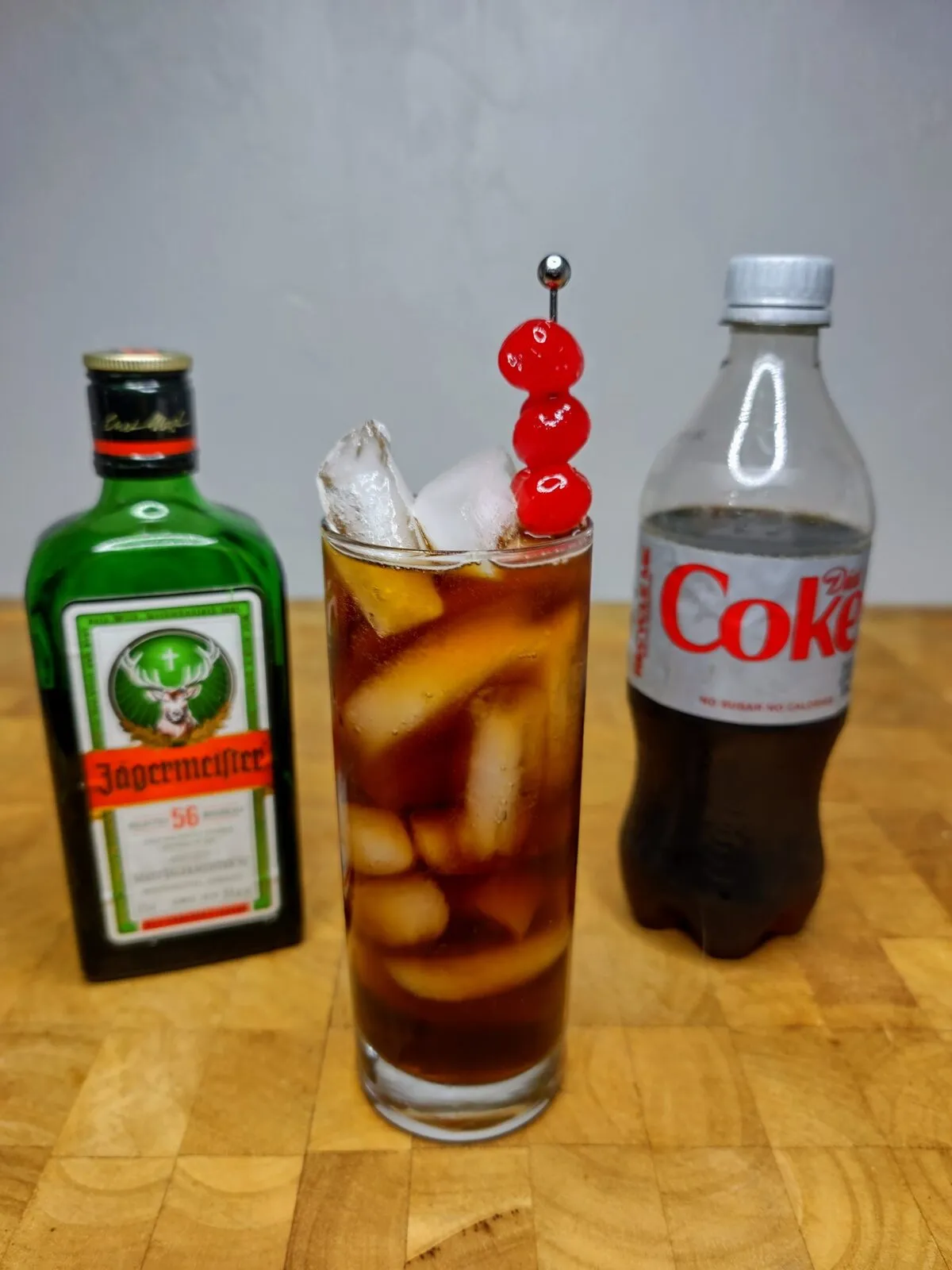 Coca Jager: Cách pha Jägermeister với Coca-Cola ngon, đúng tỷ lệ 5 coca jager