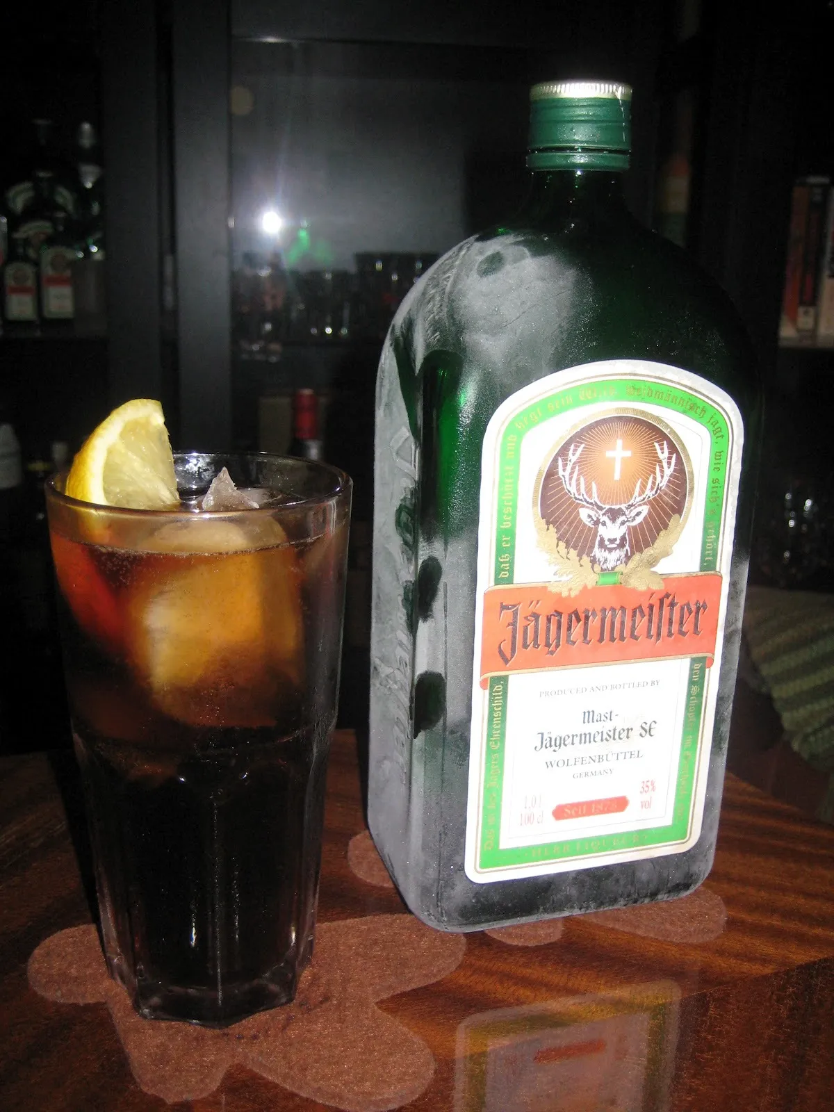 Coca Jager: Cách pha Jägermeister với Coca-Cola ngon, đúng tỷ lệ 7 coca jager